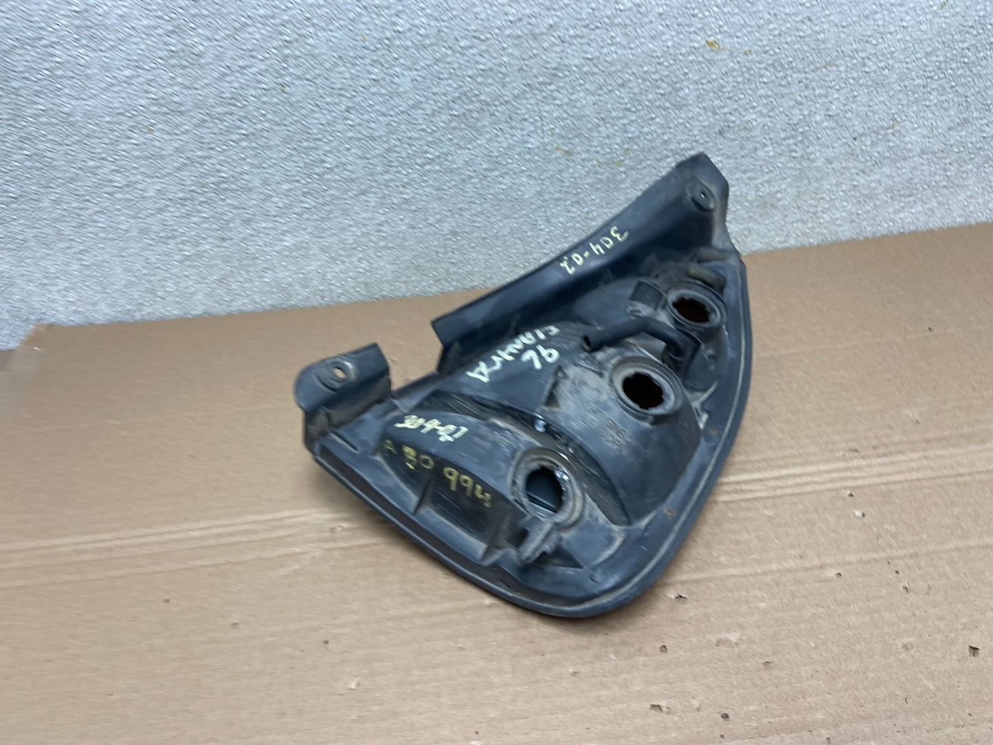 1996 to 2000 Hyundai Elantra Wagon Left Driver Side Tail Light AB0994 LK4