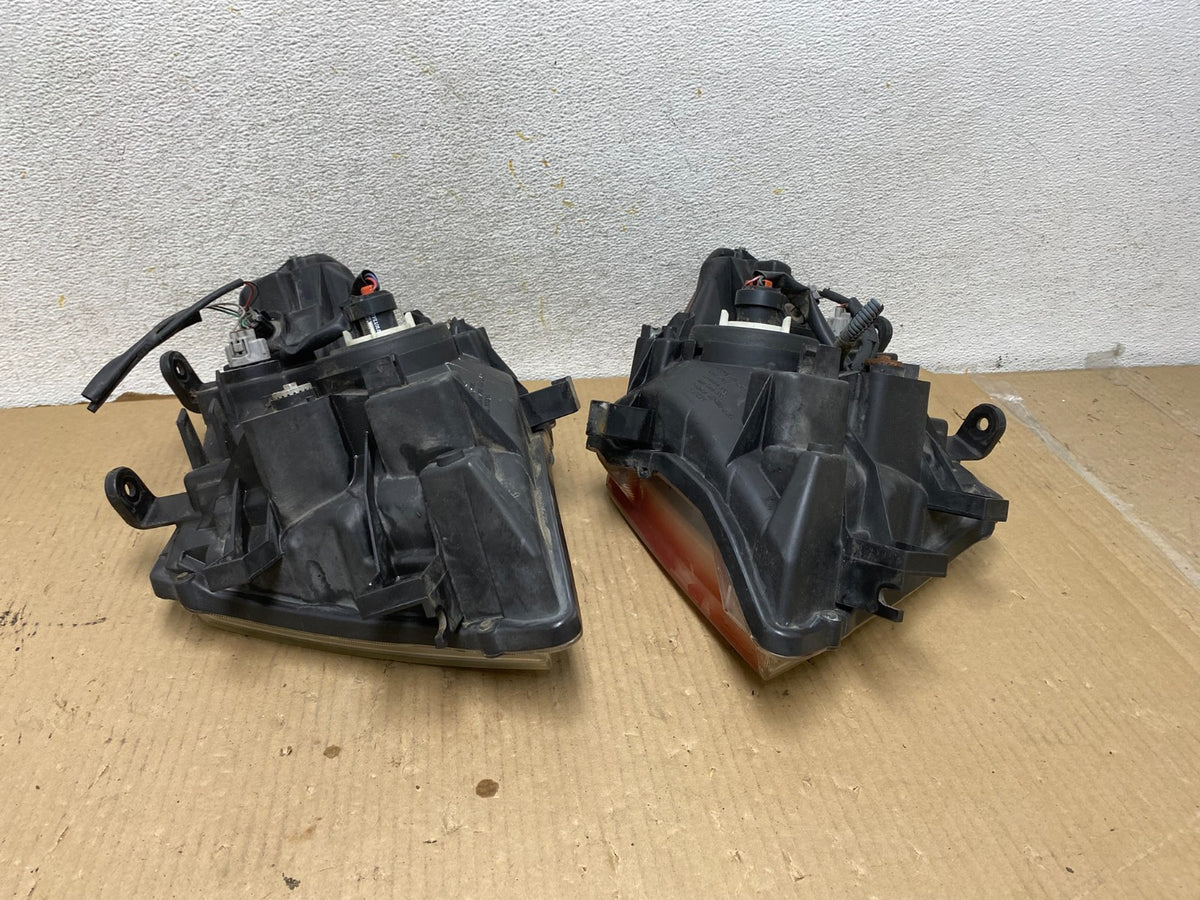 2005 2006 2007 Nissan Pathfinder Halogen Headlights Left+Right AH3068 DW10