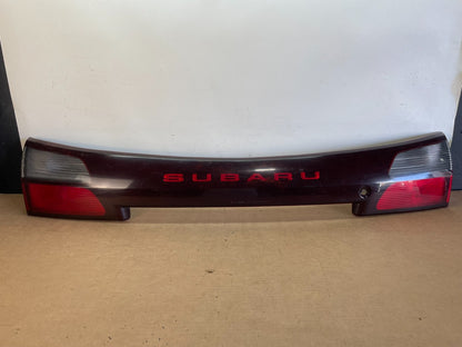 2002 - 2004 Subaru Outback Trunk Hatch Lid Tail Light Panel Center AF8799 DG0