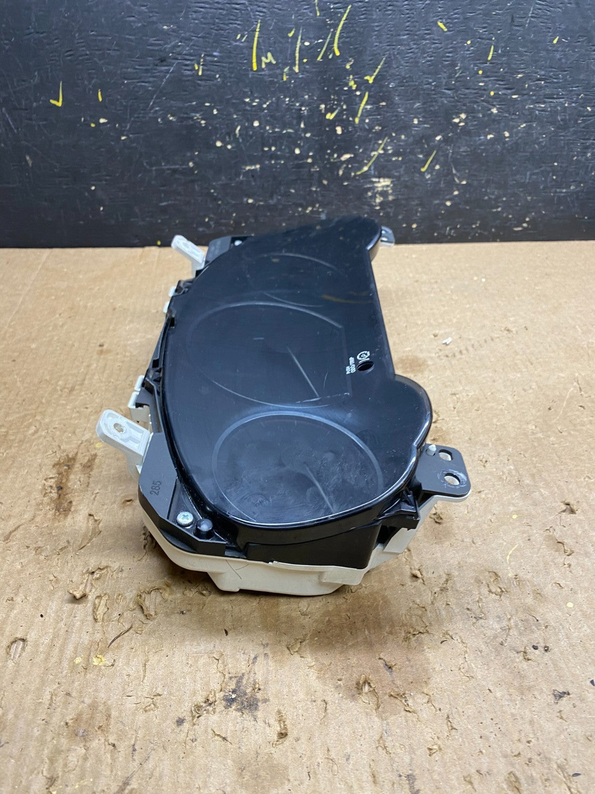 2006 Toyota Sienna Speedometer Cluster Gauge OEM Z4631 DG2