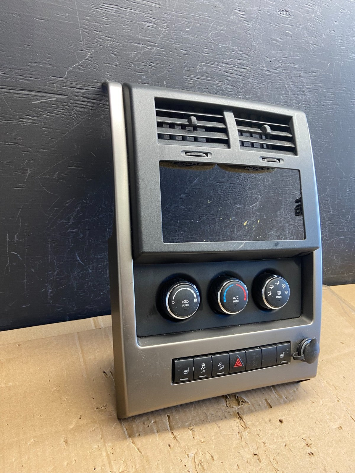2008 to 2012 Jeep Liberty Dash Climate Temperature Control Radio Bezel AD6839 DG1