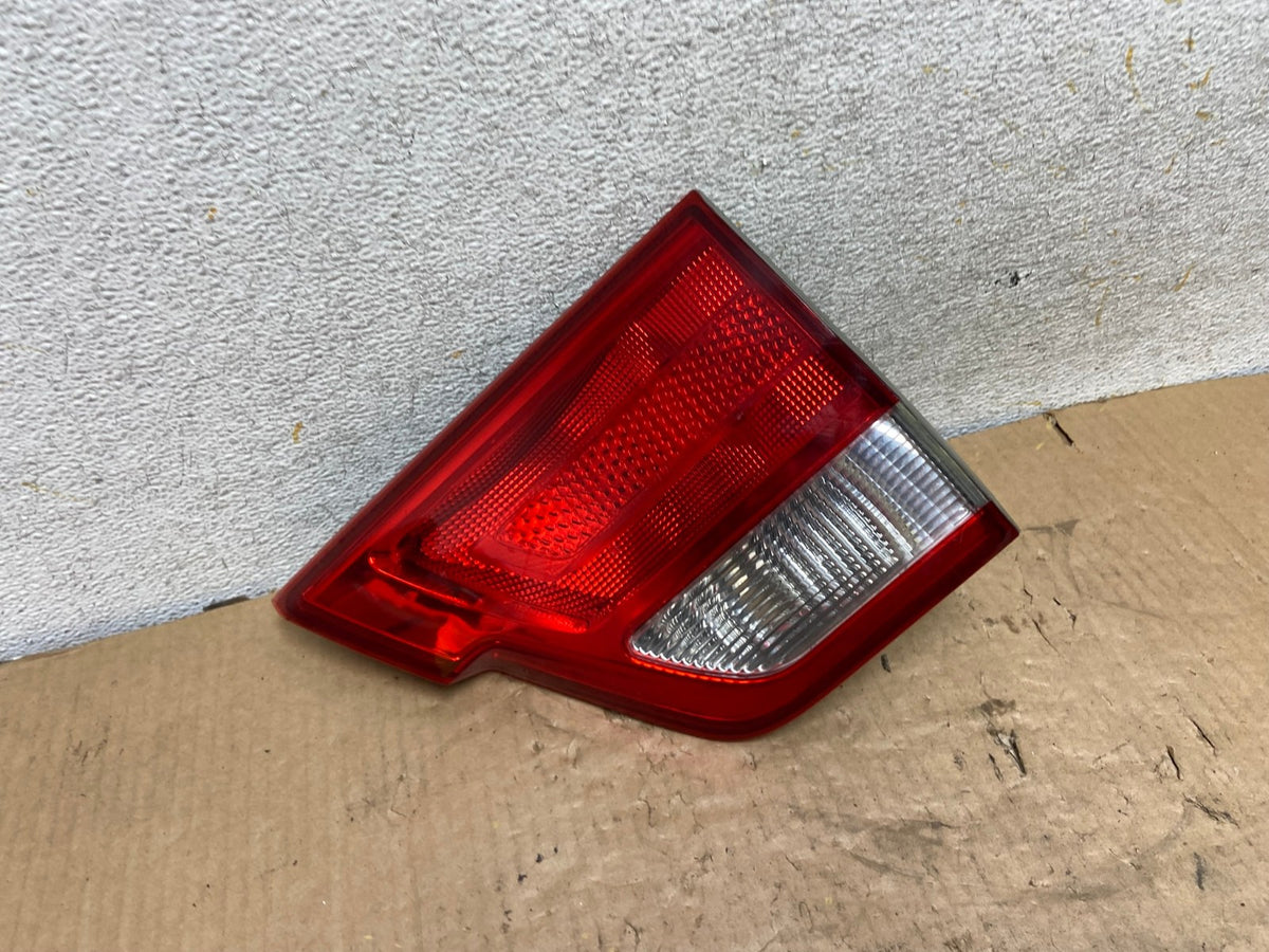2011-2013 Jeep Grand Cherokee Right Passenger Rh Inner Tail Light AI8244 LK2