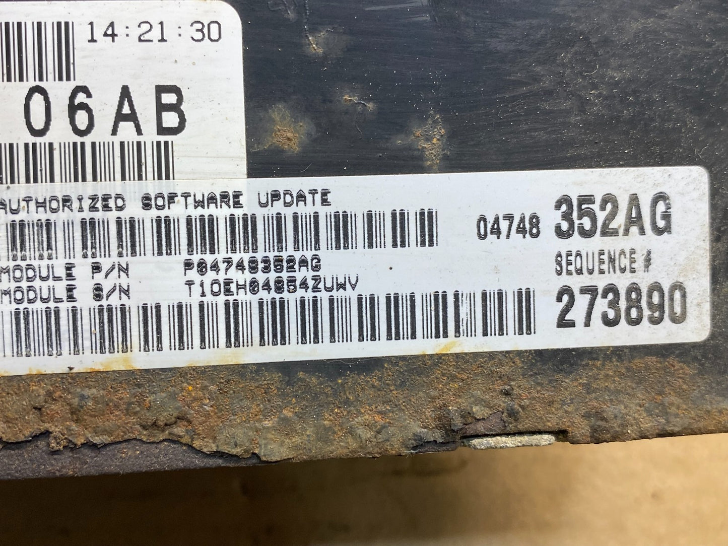 2005 Chrysler Pacifica Engine Control ECM AD9994 DG2
