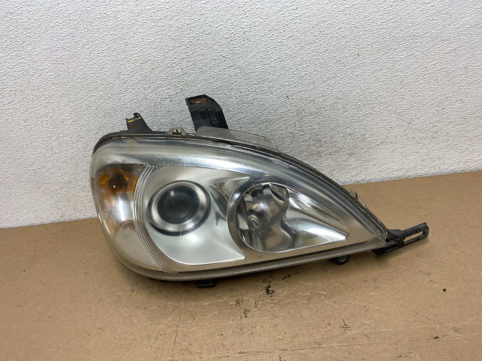 2002 - 2005 Mercedes ML ML350 ML500 Right Passenger Halogen Headlight AF4635 DW0