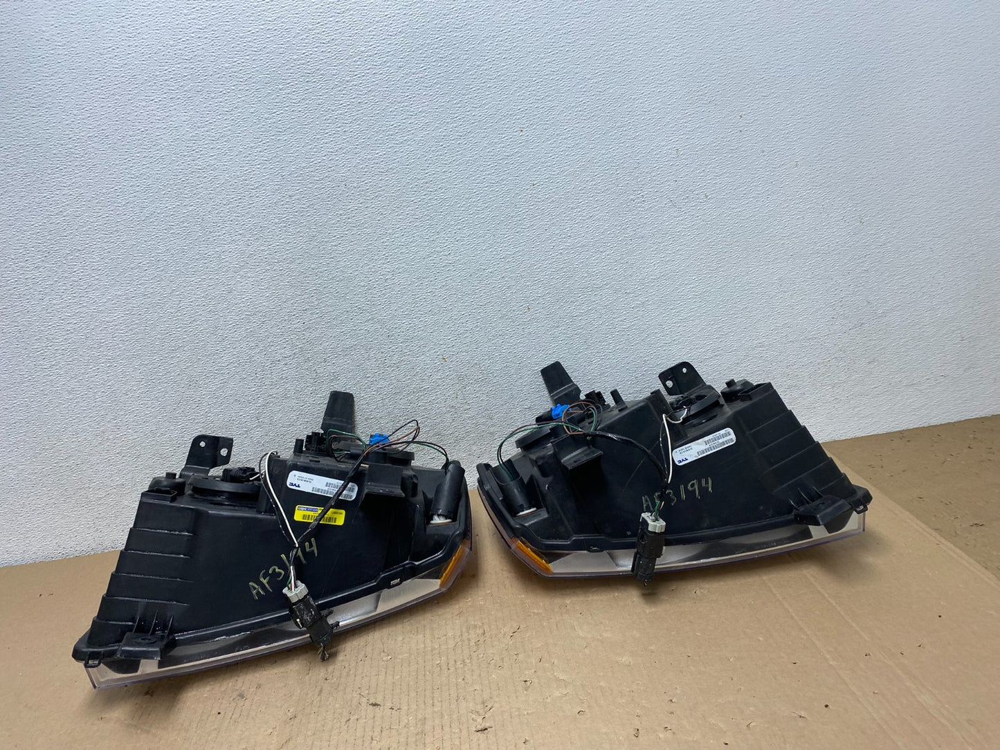 2005-2007 Jeep Grand Cherokee Left+Right Halogen Headlights TYC AF3194 DW8