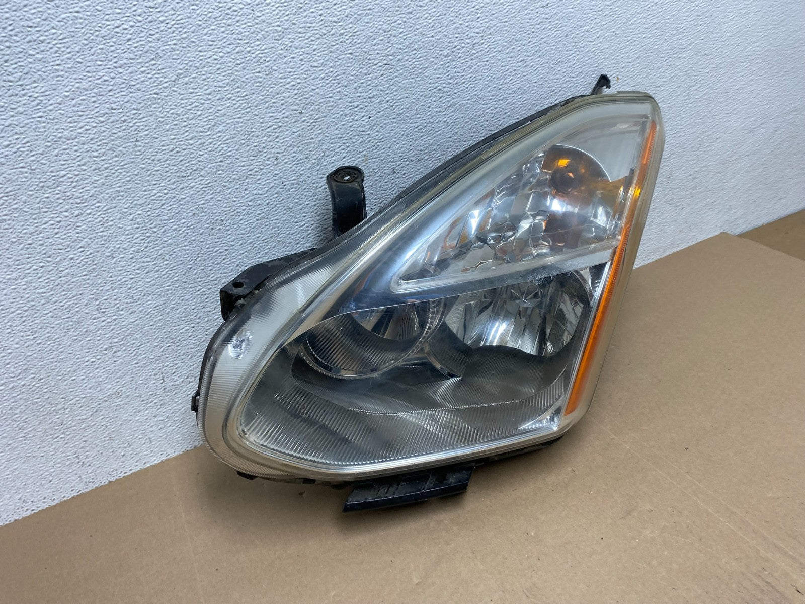 2008 to 2013 Nissan Rogue HID Xenon Headlight Left Driver Lh Side AE6633 DW2