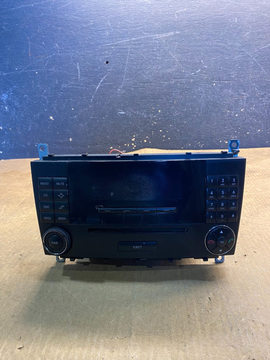 2005 2006 2007 Mercedes W203 C230 C240 Head Radio CD Player Stereo AA3050 DG0
