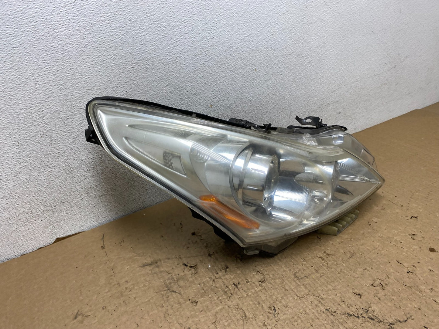 2010-2012 Infiniti G37 Right Passenger Side Xenon HID Headlight AF8426 DW2