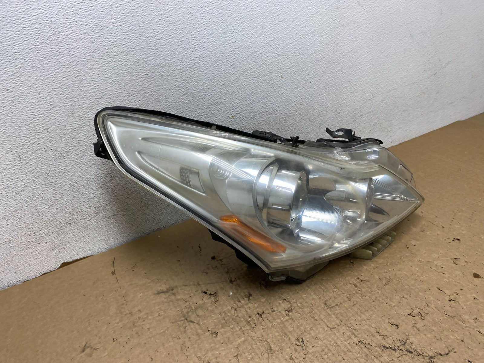 2010-2012 Infiniti G37 Right Passenger Side Xenon HID Headlight AF8426 DW2