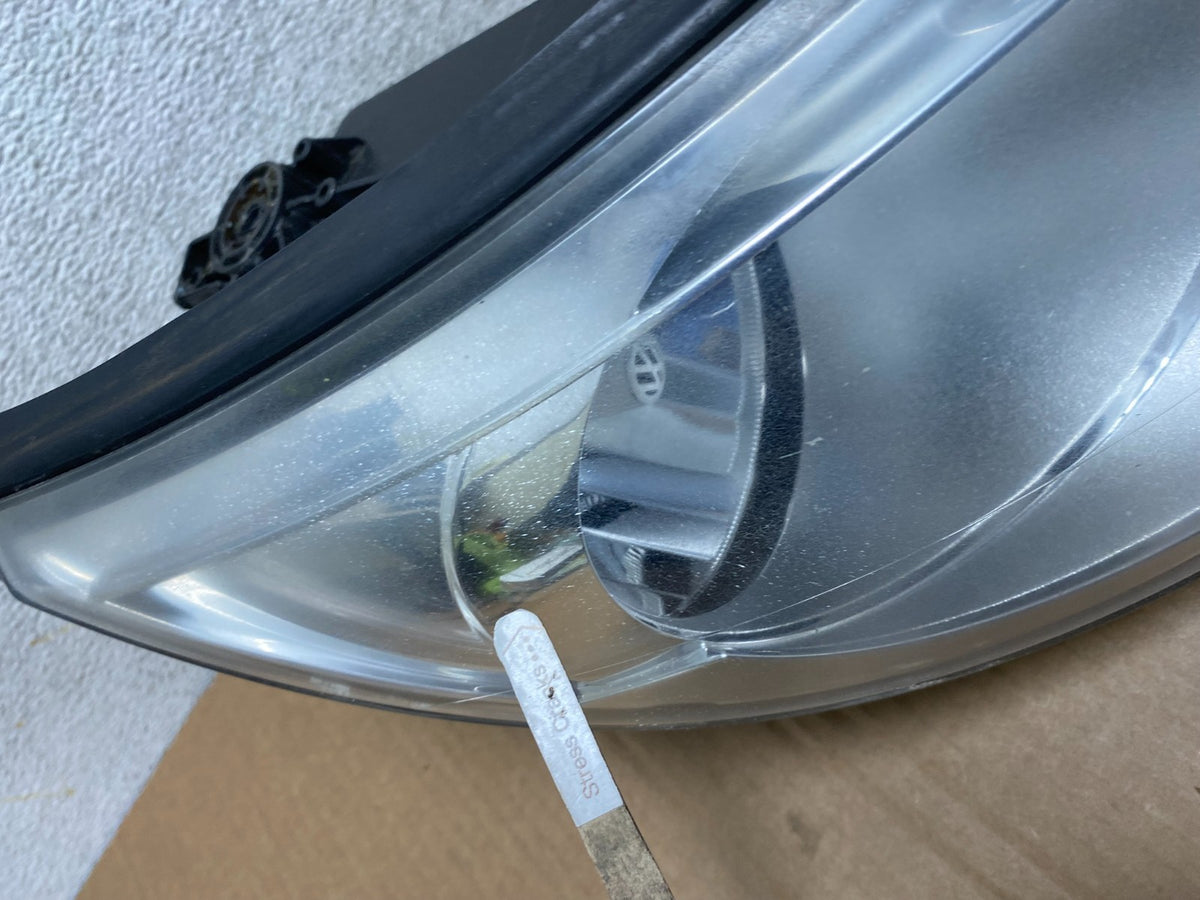 2009 to 2011 Volkswagen Tiguan Right Passenger Halogen Headlight AI3820 DW3
