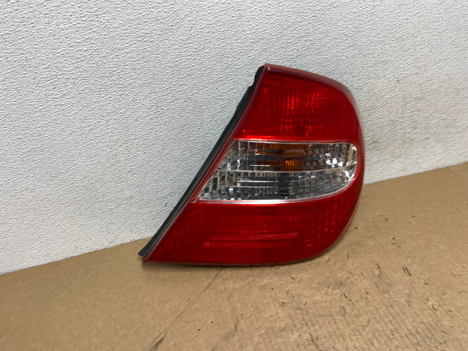 2002 2003 2004 Toyota Camry Tail Light Right Passenger Rh Side AG1184 LK2