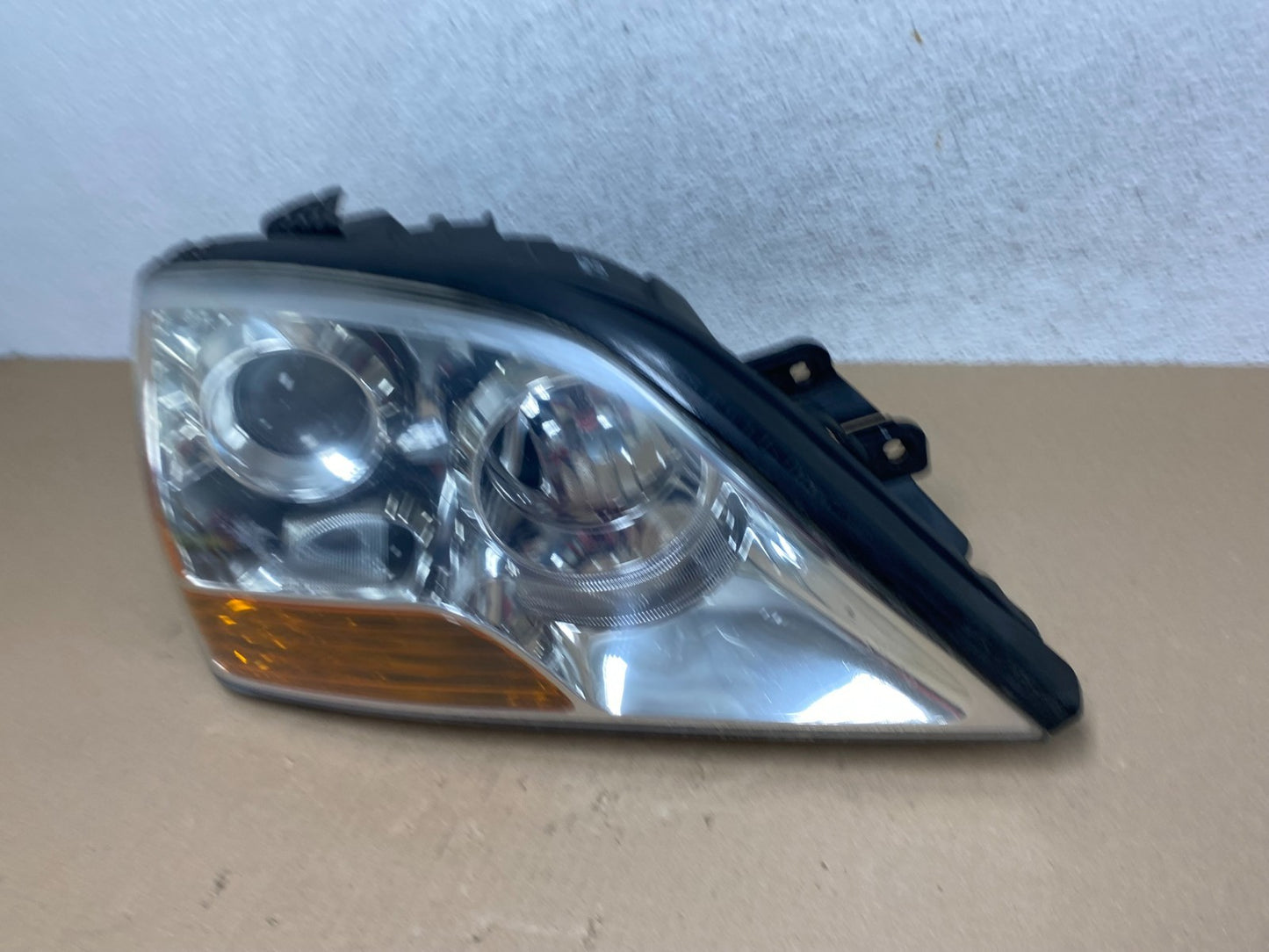 2007 2008 2009 Kia Sorento Right Passenger RH Side Headlight Halogen AE7183 DW1