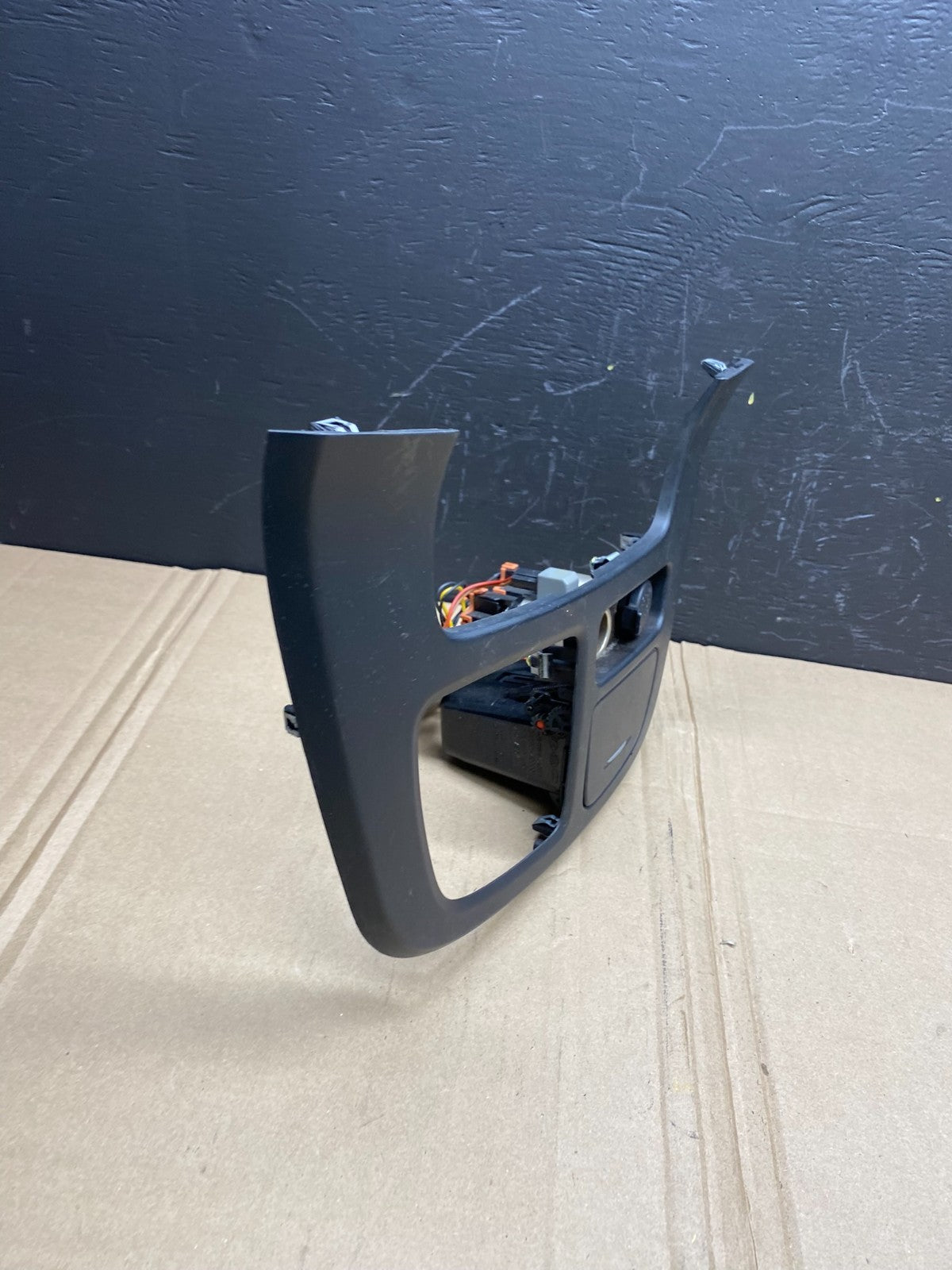 2006-2012 Hyundai Sedona Front Center Console Gear Shift Bezel Astray ab8654 DG2