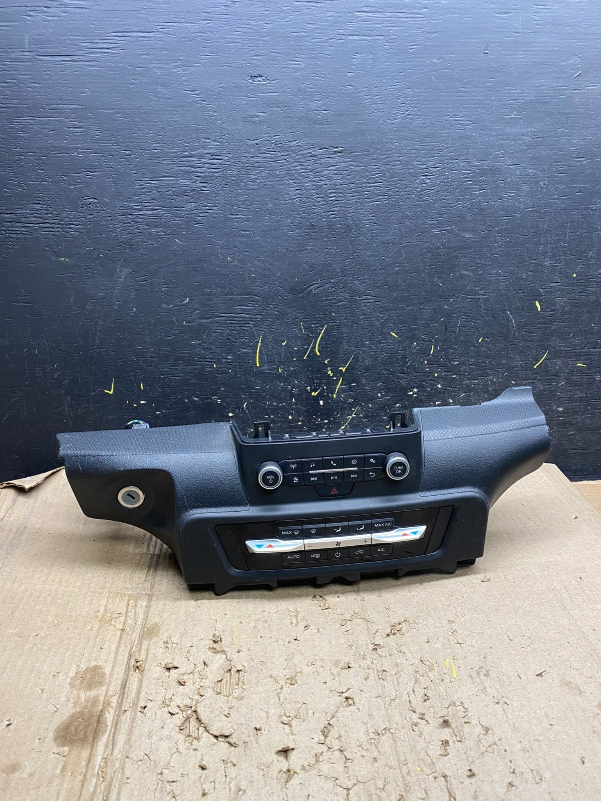 2020 to 2023 Ford Explorer Radio Climate Control Panel Trim X6305 DG0