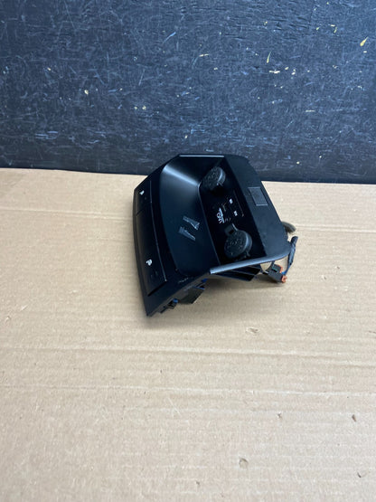2011-2013 Kia Sorento Center Seat Heater Switches Aux USB Power Outlet AG5088 DG1