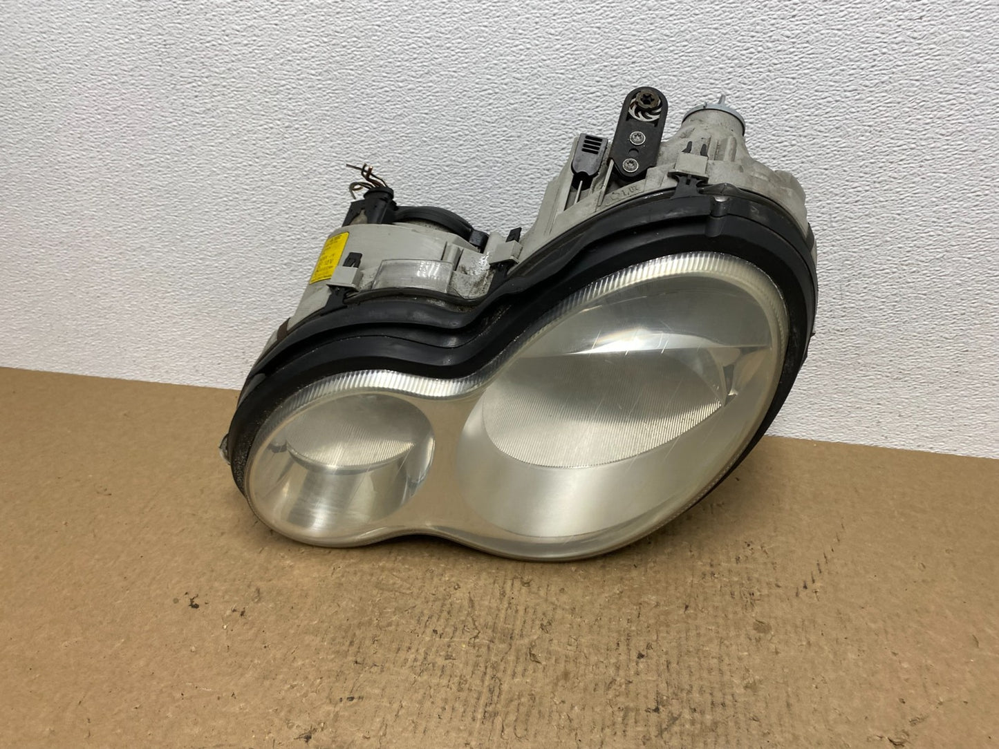 2005 to 2007 Mercedes-Benz C-Class Left Driver LH Side Headlight OEM AC1577 DW0