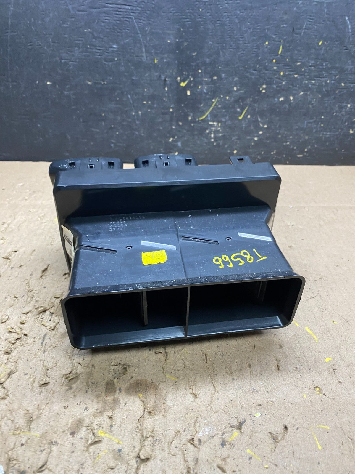 2007 to 2012 GMC Acadia Center Console Air Vent OEM T8566 DG3