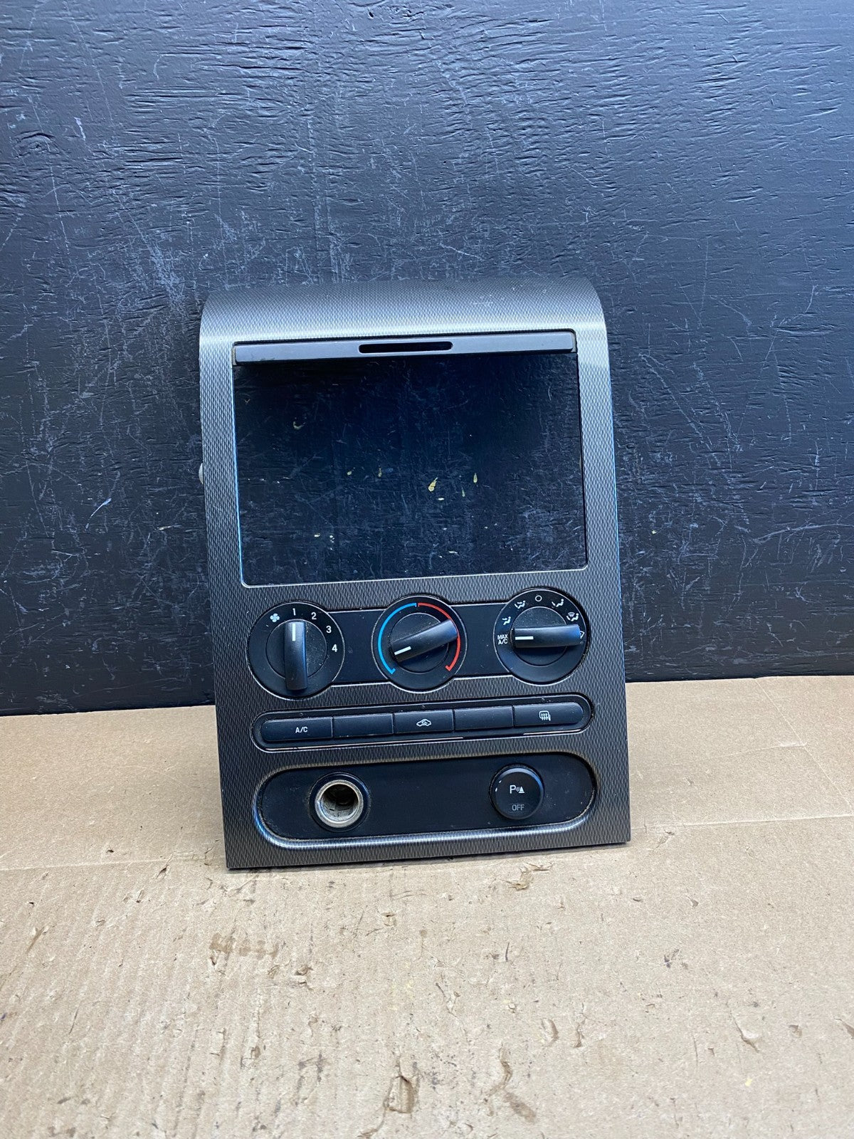2004 to 2008 Ford F150 Radio Climate Dash Bezel Surround Black AC9073 DG0