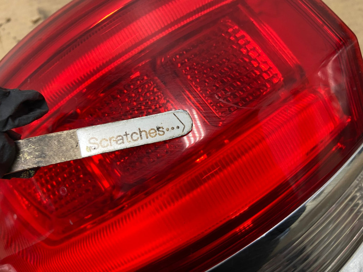 2014 - 2018 Jeep Grand Cherokee Left Driver LH Side Tail Light A4325 LK3