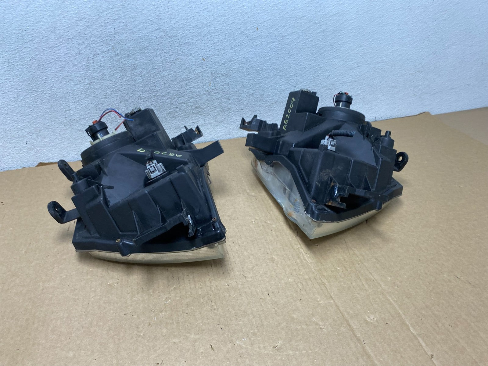 2005-2015 Nissan Xterra Driver Left+Right Side Set Headlights AG2009 DW11