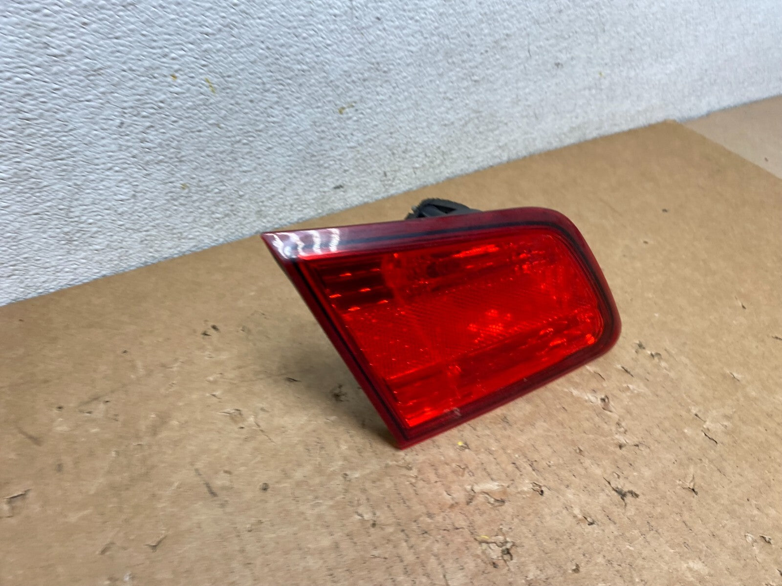 2010-2014 Subaru Legacy Left Driver LH Side Tail Light Inner I0309 KC2