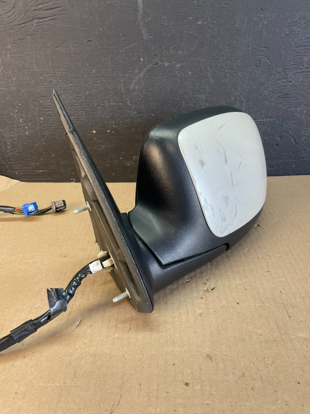 2003-2006 Chevrolet Tahoe Suburban Left Driver LH Turn Door Mirror AE1130 DW1