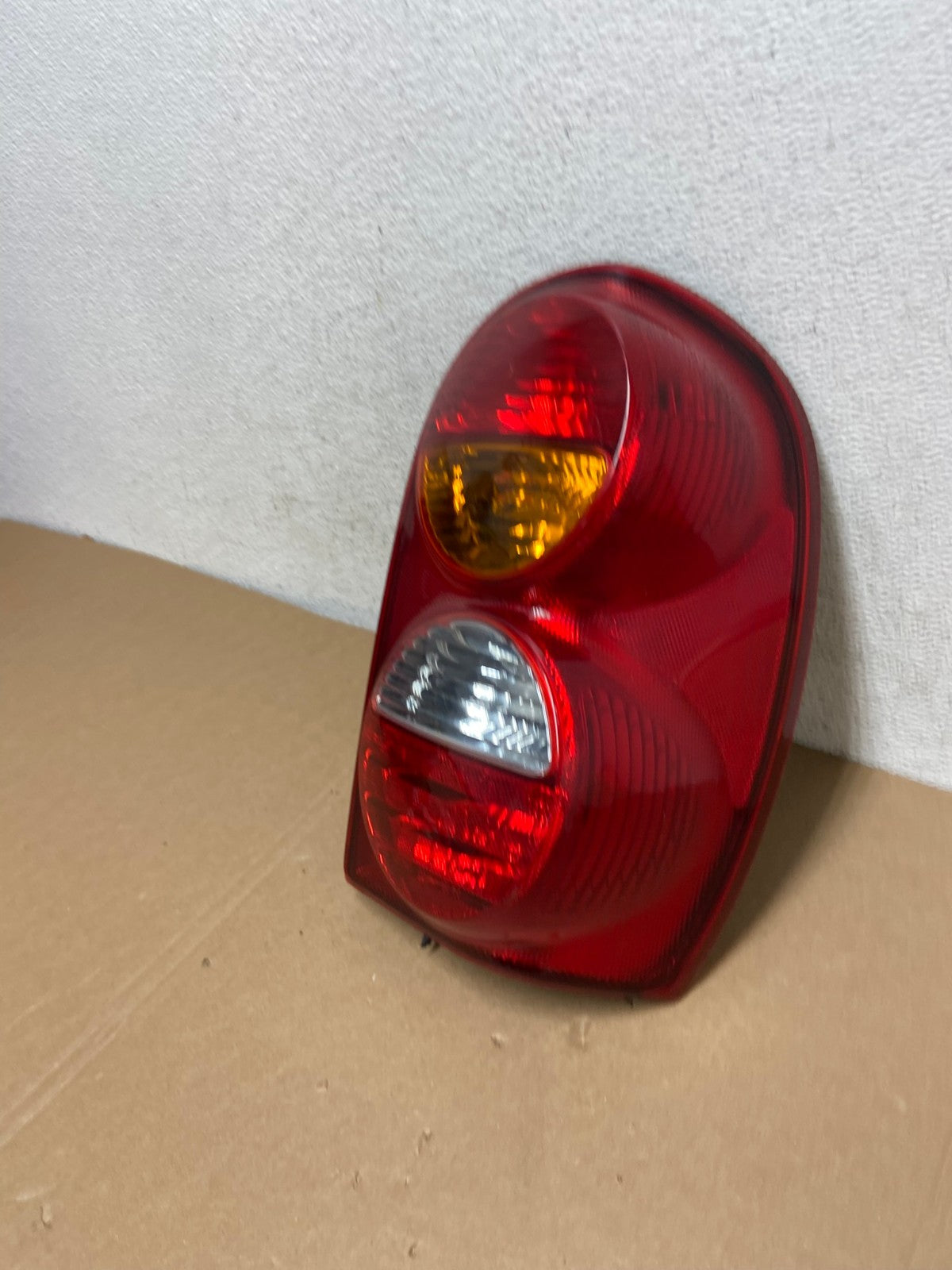 2002 2003 2004 Jeep Liberty Right Passenger Rh Side Tail Light AD7856 LK1
