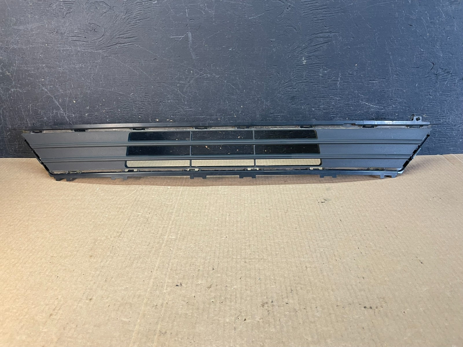 2017 to 2018 Ford Fusion Front Lower Grille Grill Bumper AF3710 DG0