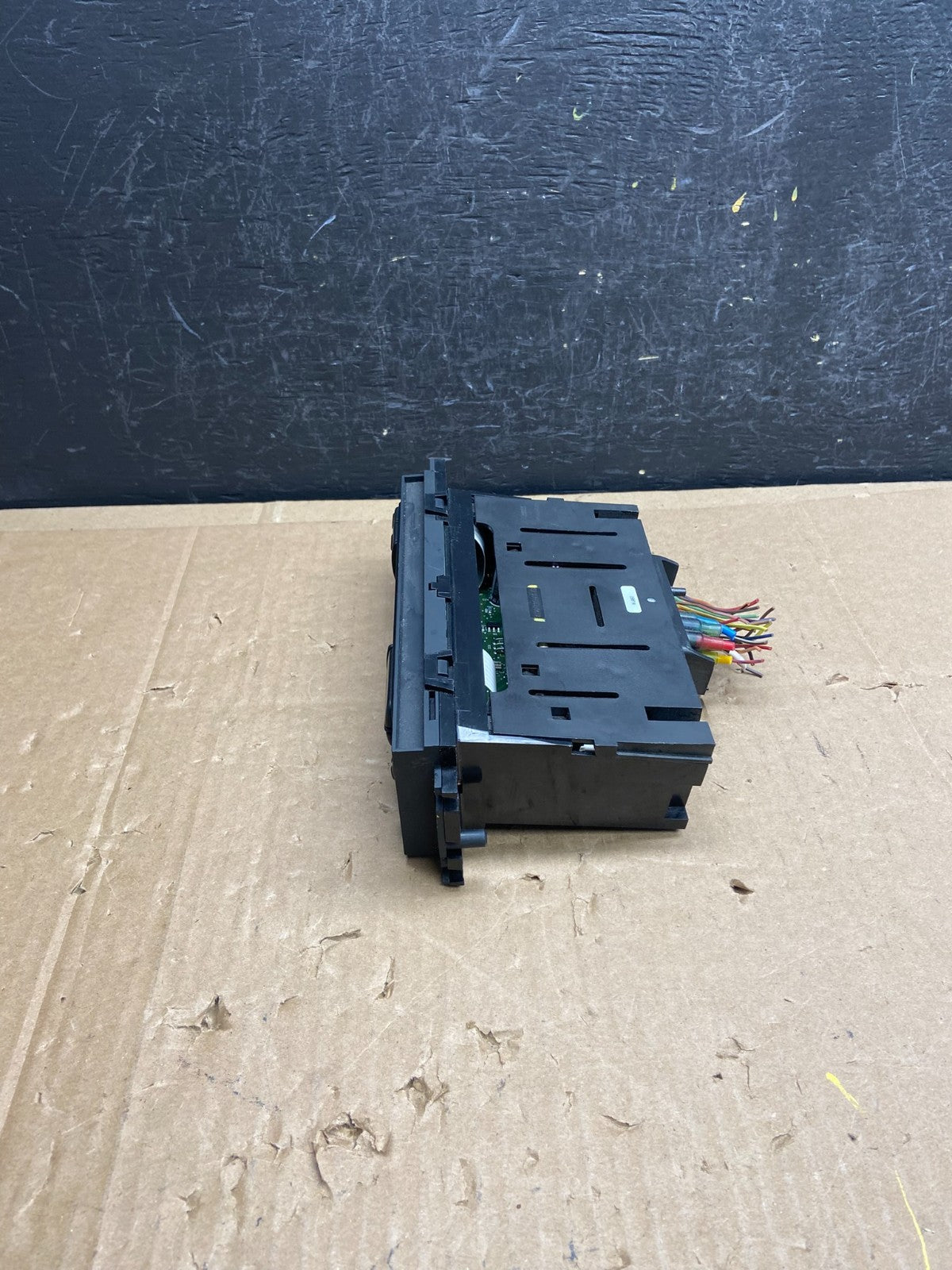 2003 to 2011 Ford Crown Victoria Marquis A/C Heater Climate Control AD2218 DG2