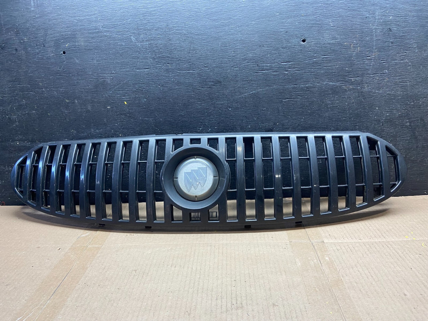 2002-2005 Buick Rendezvous Front Upper Grill Grille With Emblem C8505 DG10