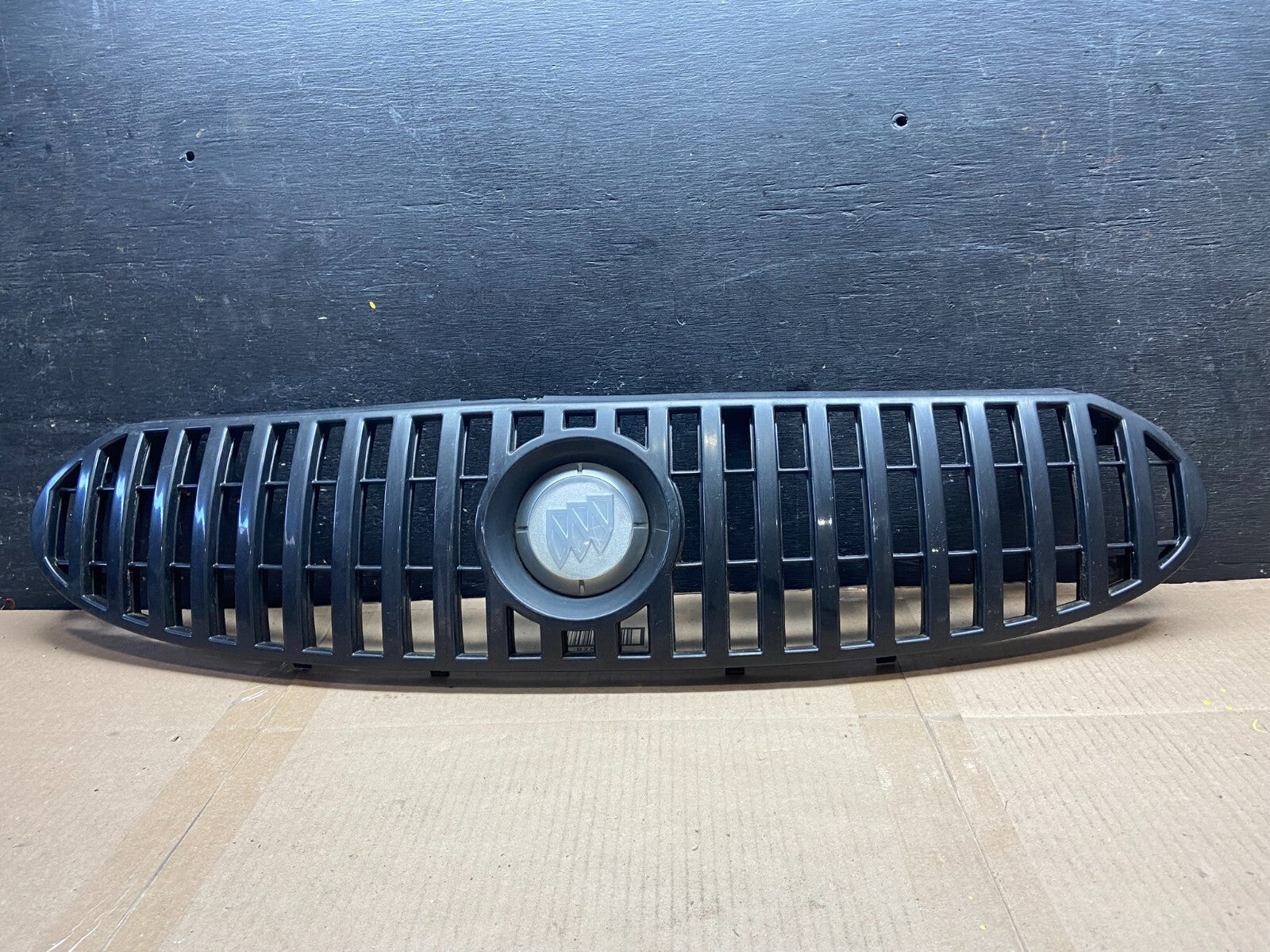 2002-2005 Buick Rendezvous Front Upper Grill Grille With Emblem C8505 DG10