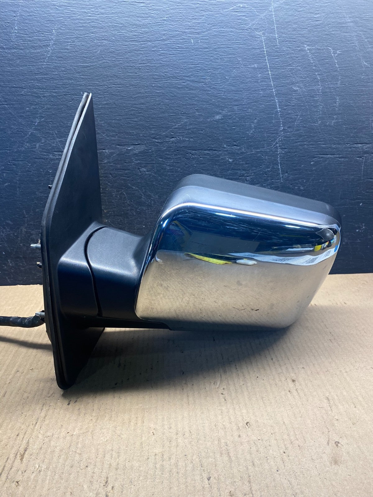 2008 to 2015 Nissan Armada Left Driver Side Turn Signal Mirror AE6366 DW0