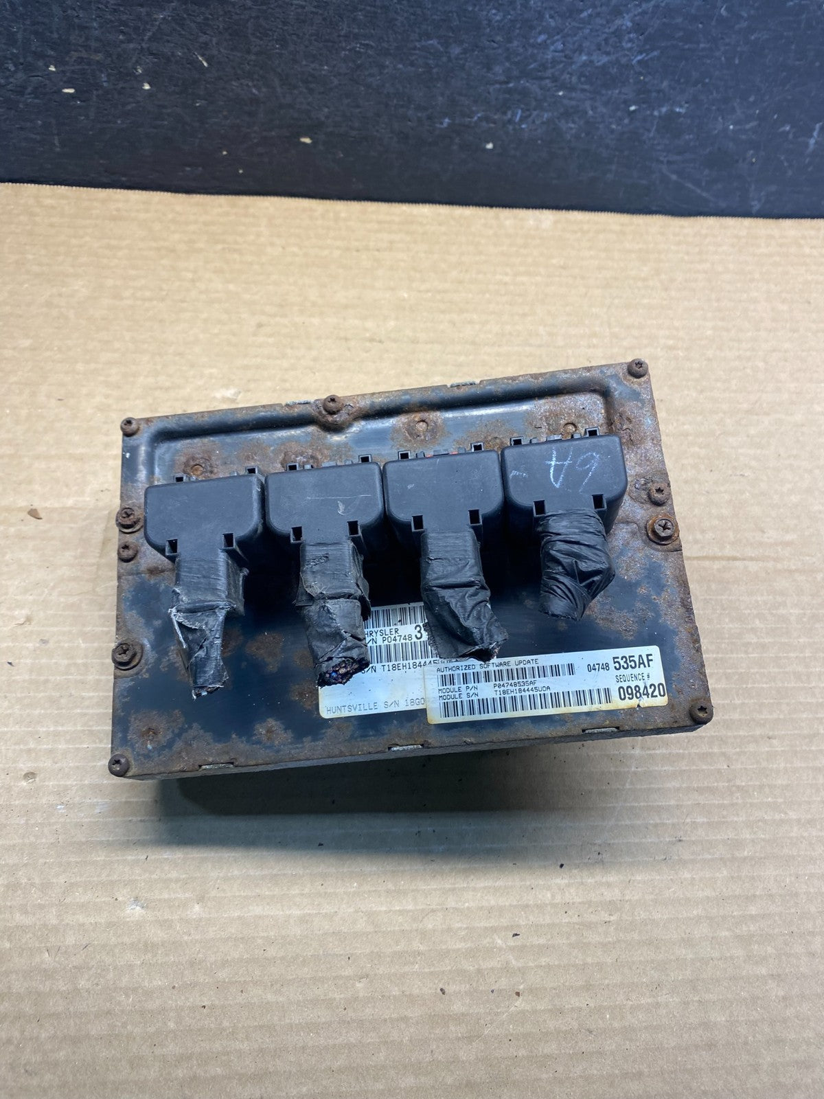 2005 Chrysler Caravan 3.3L Engine Control Unit ECU P04748535AF af7749 DG0