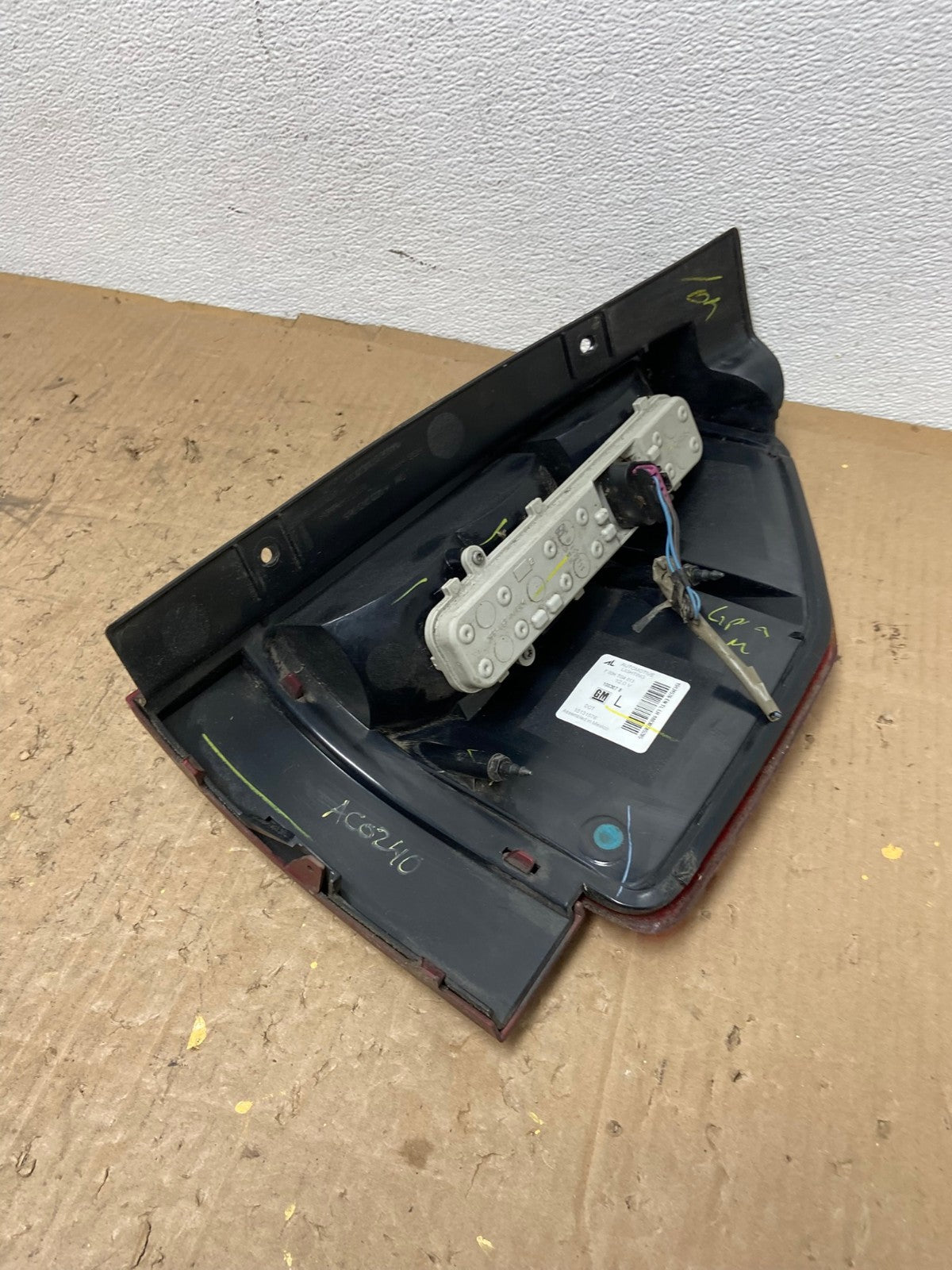 2002 to 2009 Gmc Envoy Left Driver Lh Side Tail Light OEM AC0240 LK5