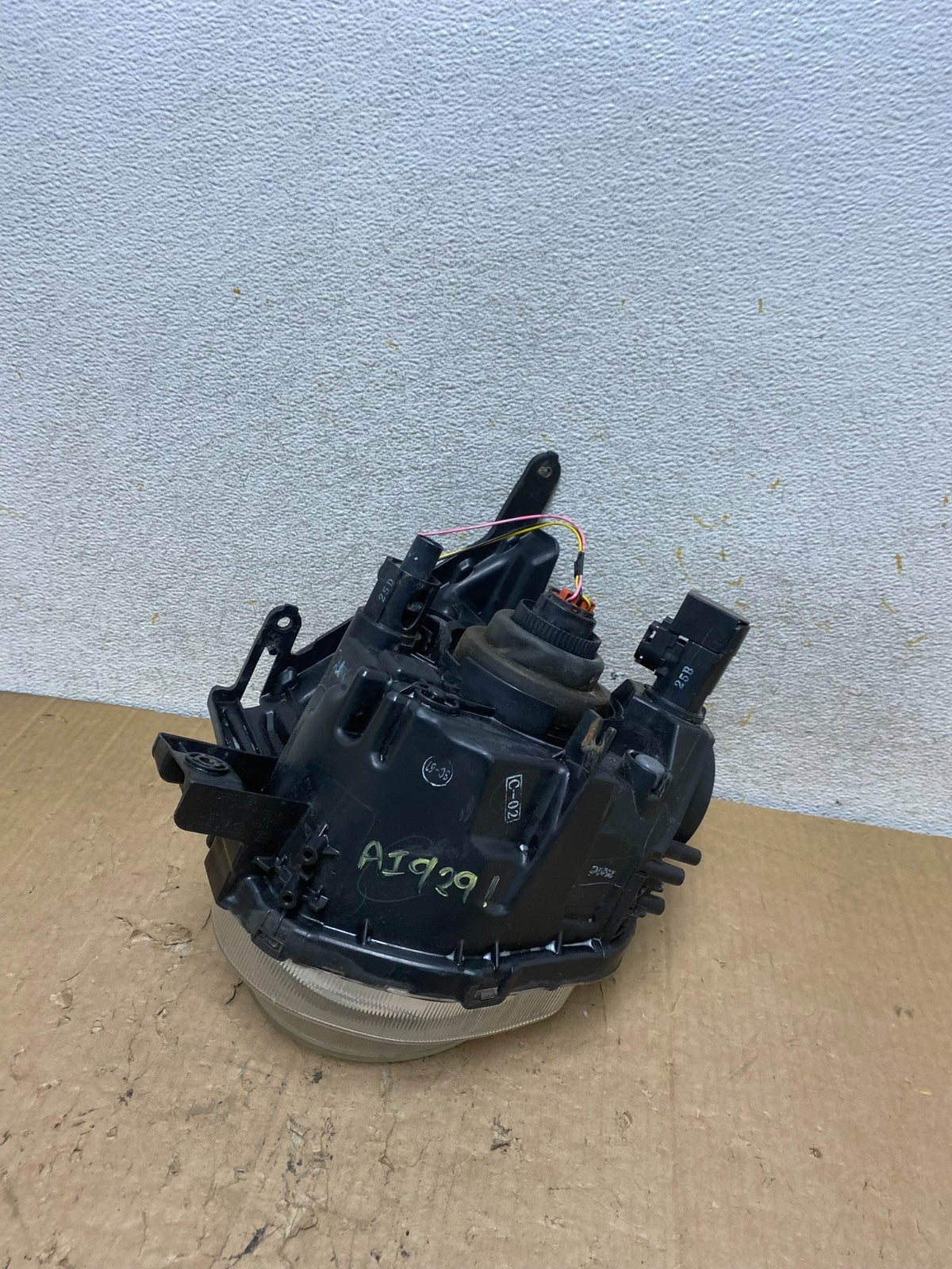 2011 to 2014 Nisan Juke Right Passenger Side Headlight AI9291 LK5