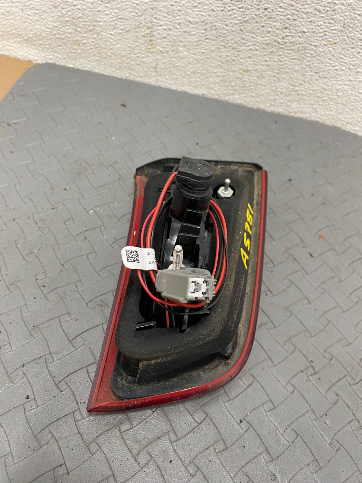 2011 to 2017 Volvo S60 Right Passenger RH Inner Tail Light OEM A5781 DG14