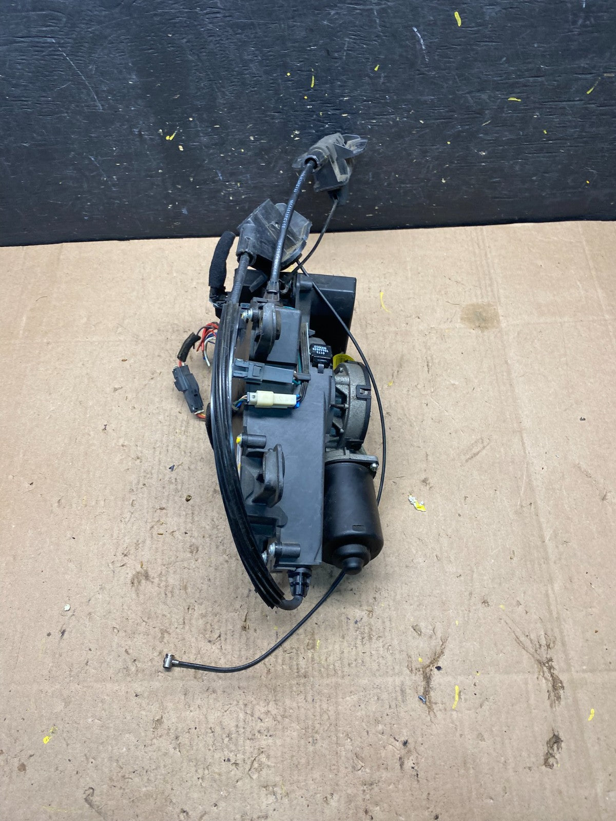 2007-2014 Kia Sedona Left Electric Power Sliding Door Motor Regulator R8415 DG3