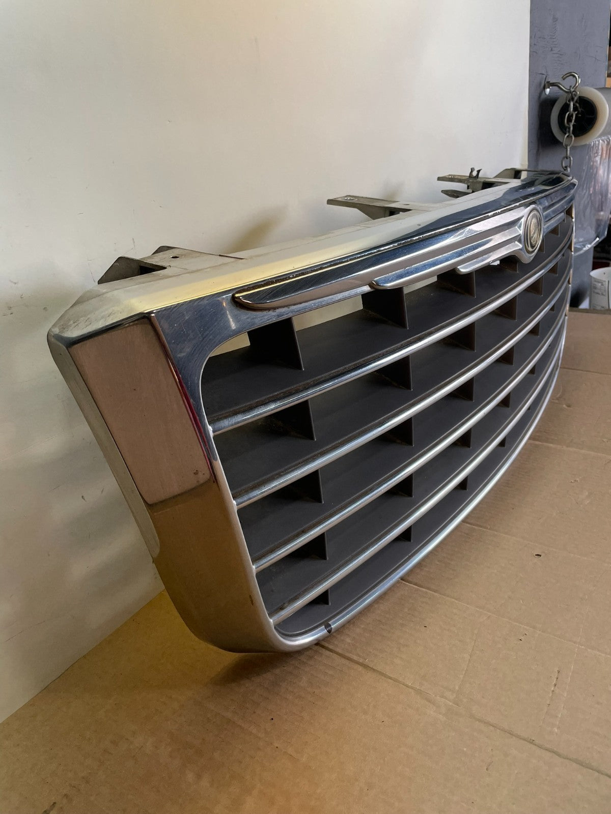 2007 2008 2009 Chrysler Aspen Front Radiator Upper Grill Grille AH0049 DG2