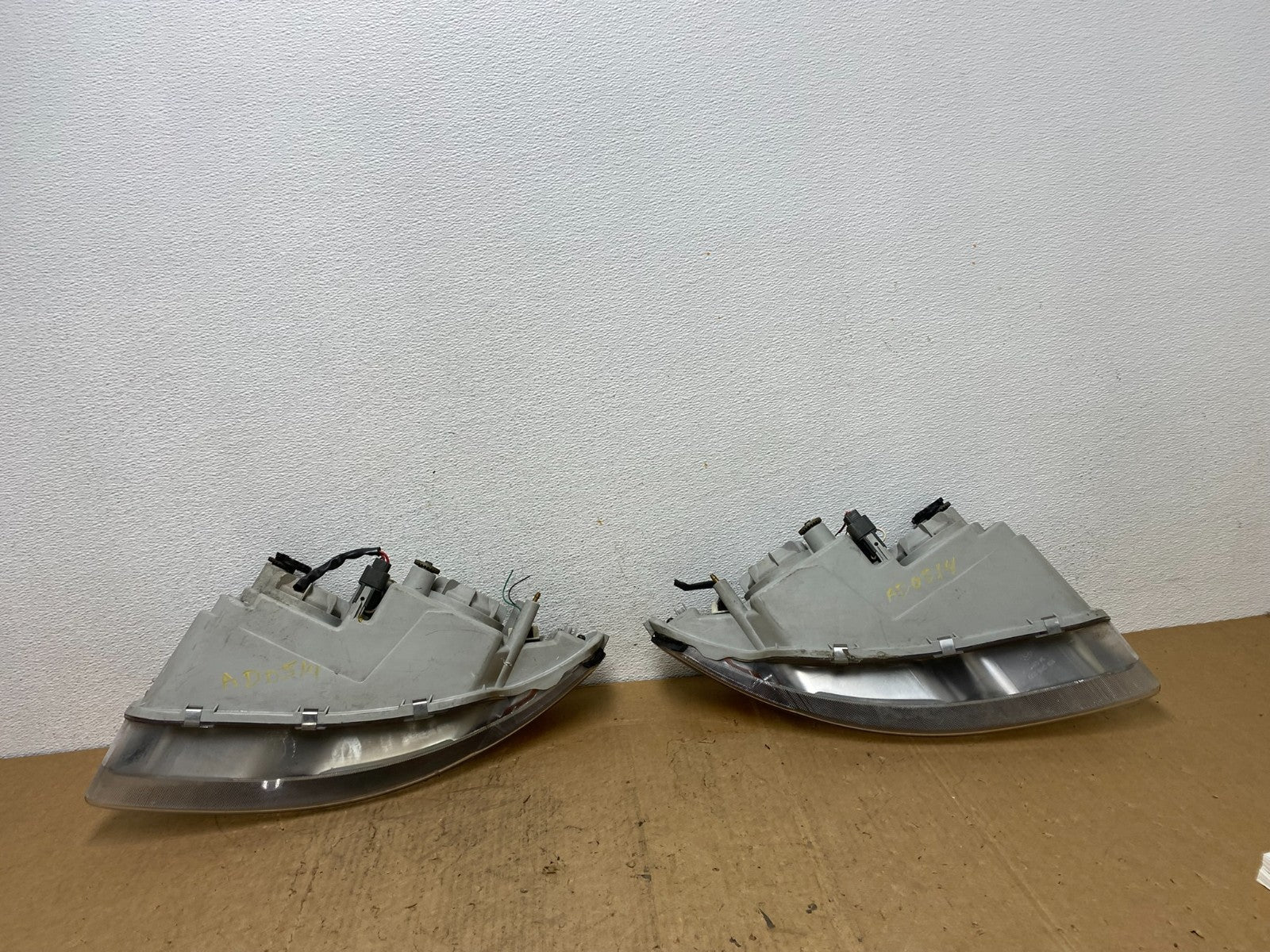 1995 to 1996 Chrysler Sebring Coupe Left+Right Side Headlights AD0514 DW6