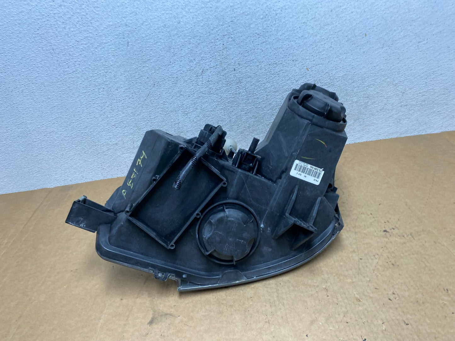 2003 to 2007 Cadillac CTS Right Passenger RH Halogen Headlight AE3179 DW8