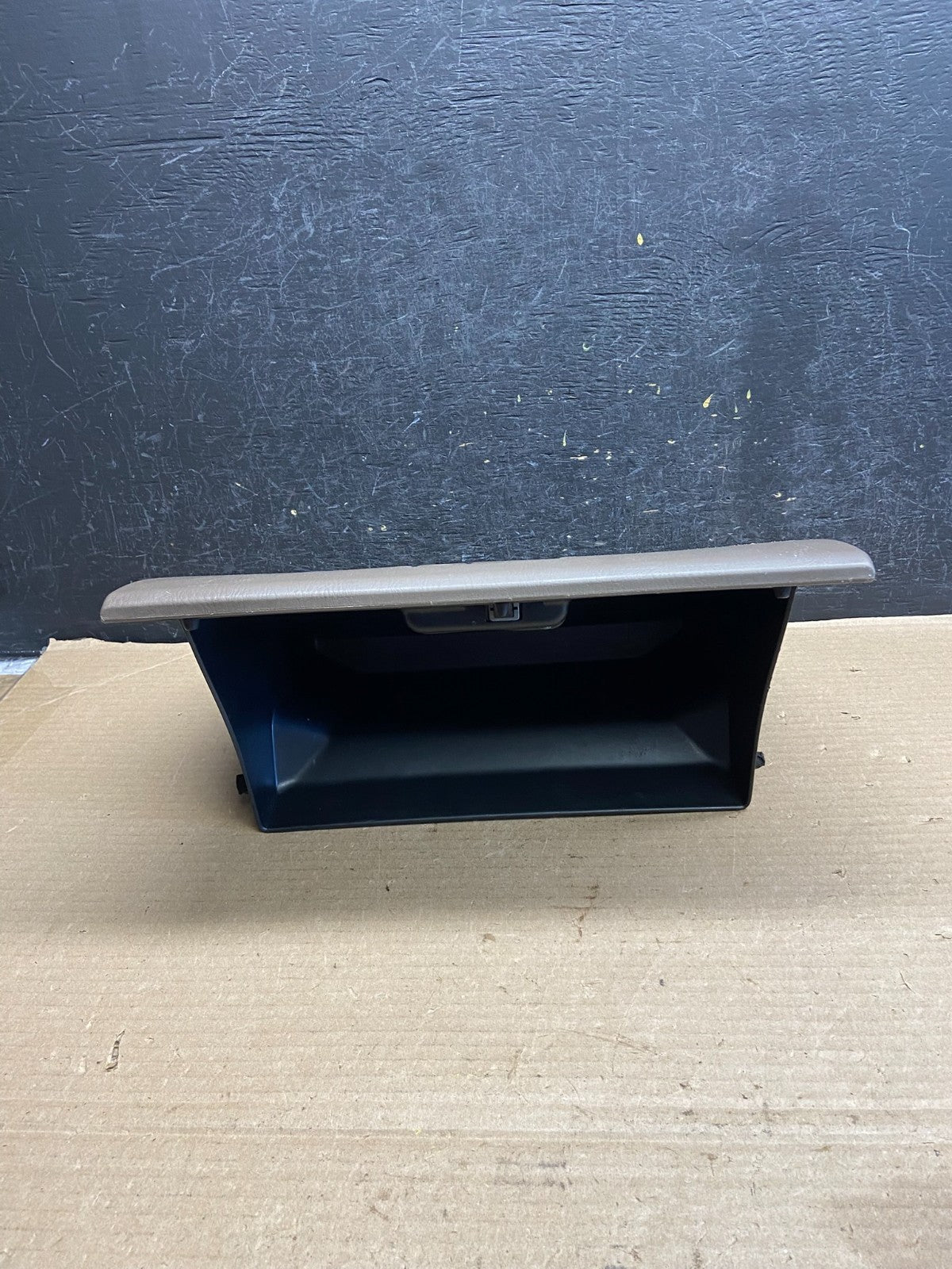1996-2002 Toyota 4Runner Front Right Passenger Storage Glove Box AH3542 DG3