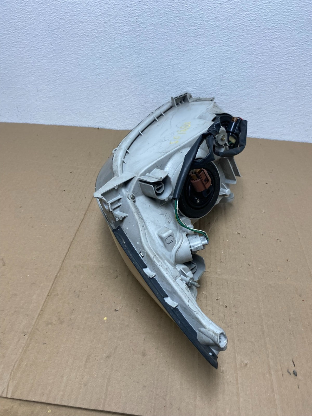 2002 to 2004 Toyota Camry Halogen Headlight Right Passenger Rh OEM AB8105 DW6
