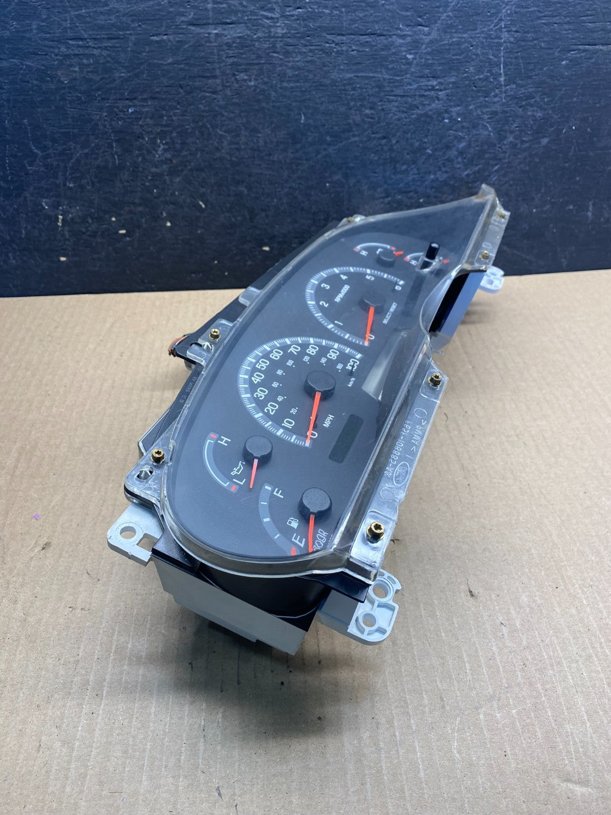 2000 2001 2002 Ford Expedition Speedometer Instrument Gauge Cluster AG3917 D1