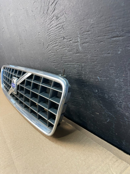 2005 2006 2007 Volvo S40 Front Upper Grille Grill 08620116 OEM AC2241 DG2