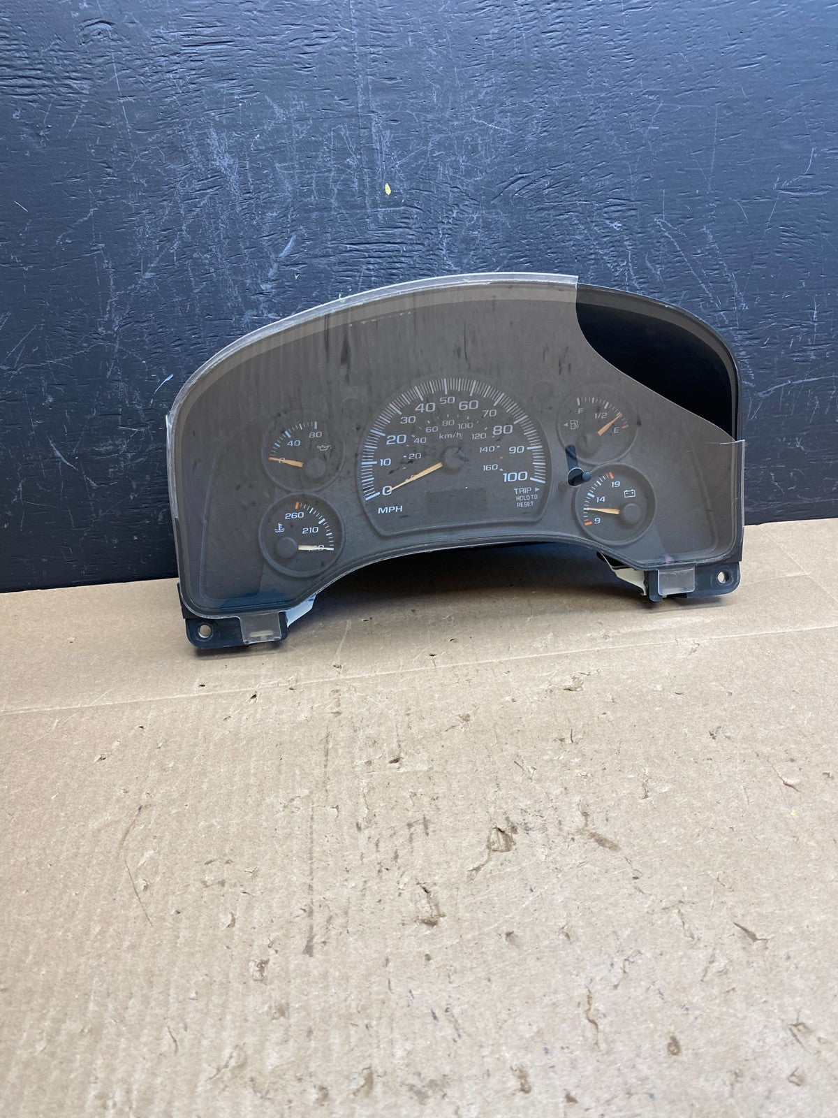 2004 to 2007 Chevrolet Express Speedometer Cluster Gauge AC6683 DG0