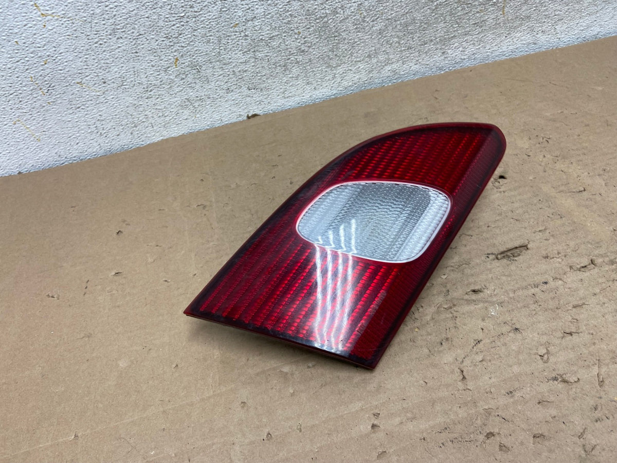 1998-2000 Toyota Corolla Left Driver LH Side Inner Tail light AI1125 LK2