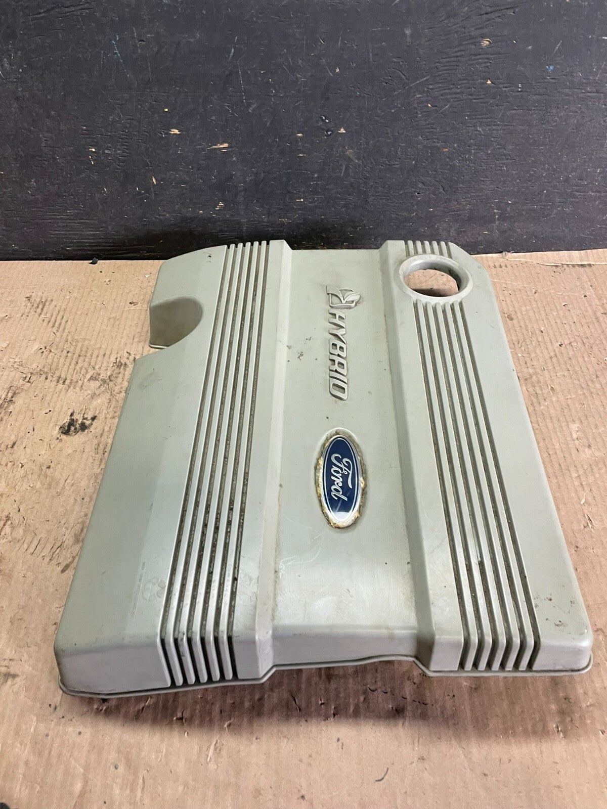 2006 to 2008 Ford Escape Hybrid Engine Motor Cover L9673 DG3