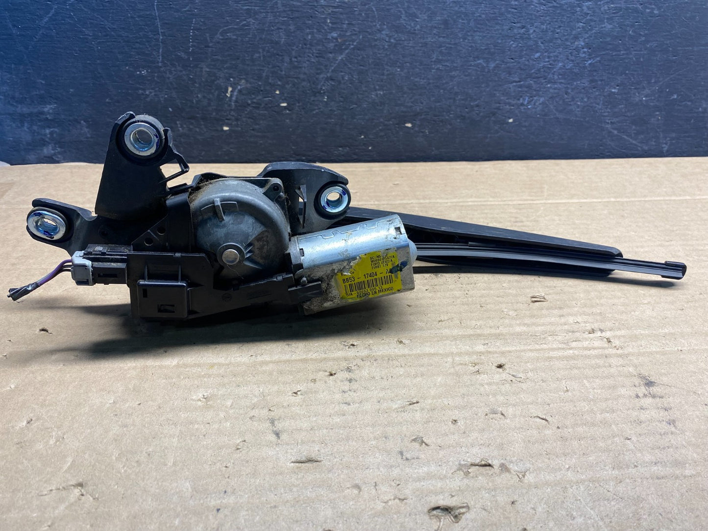 2011 to 2019 Ford Explorer Rear Windshield Wiper Motor AE8214 DG5