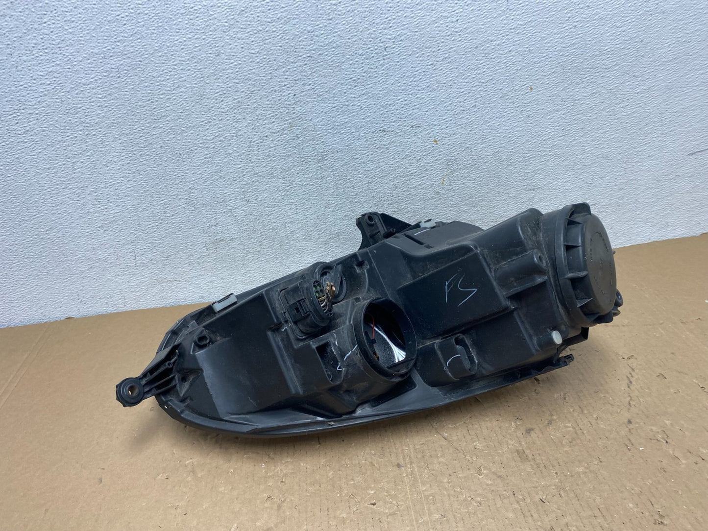 2005 to 2010 Volkswagen Jetta Left Driver LH Side Headlight Halogen AD8138 DW5