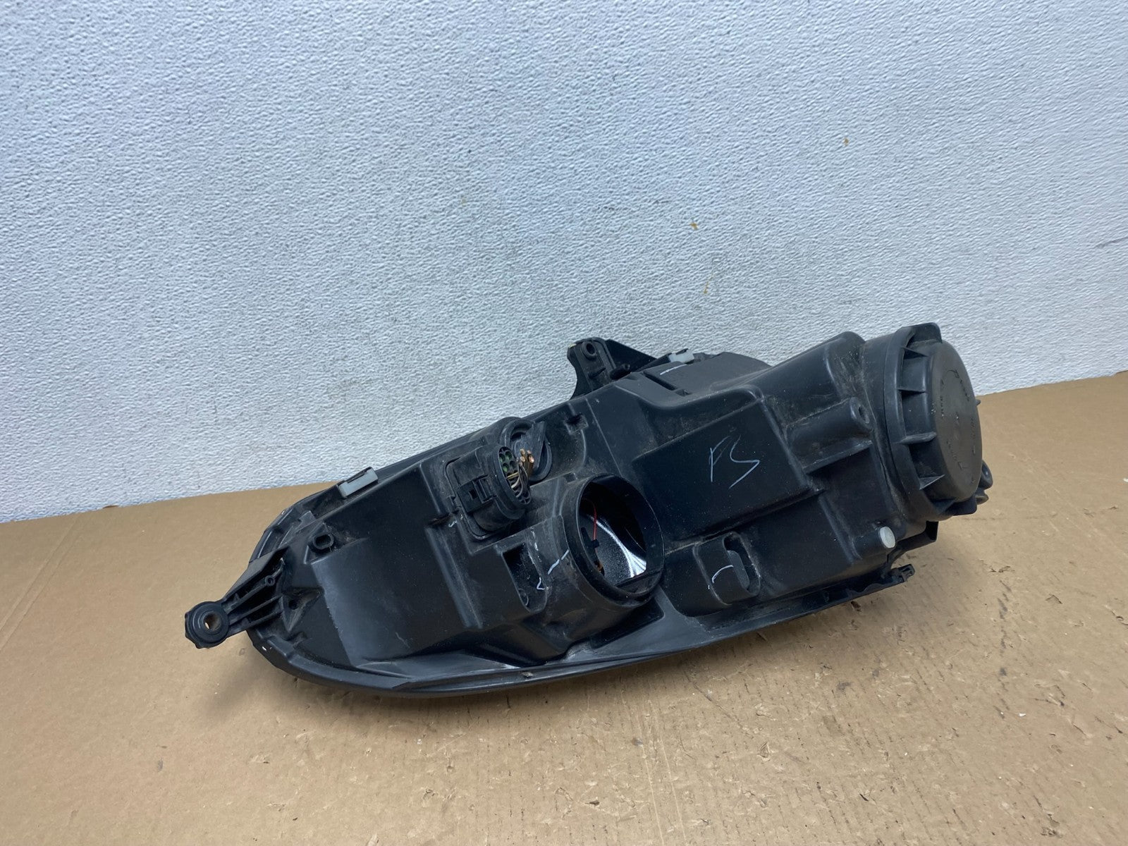 2005 to 2010 Volkswagen Jetta Left Driver LH Side Headlight Halogen AD8138 DW5